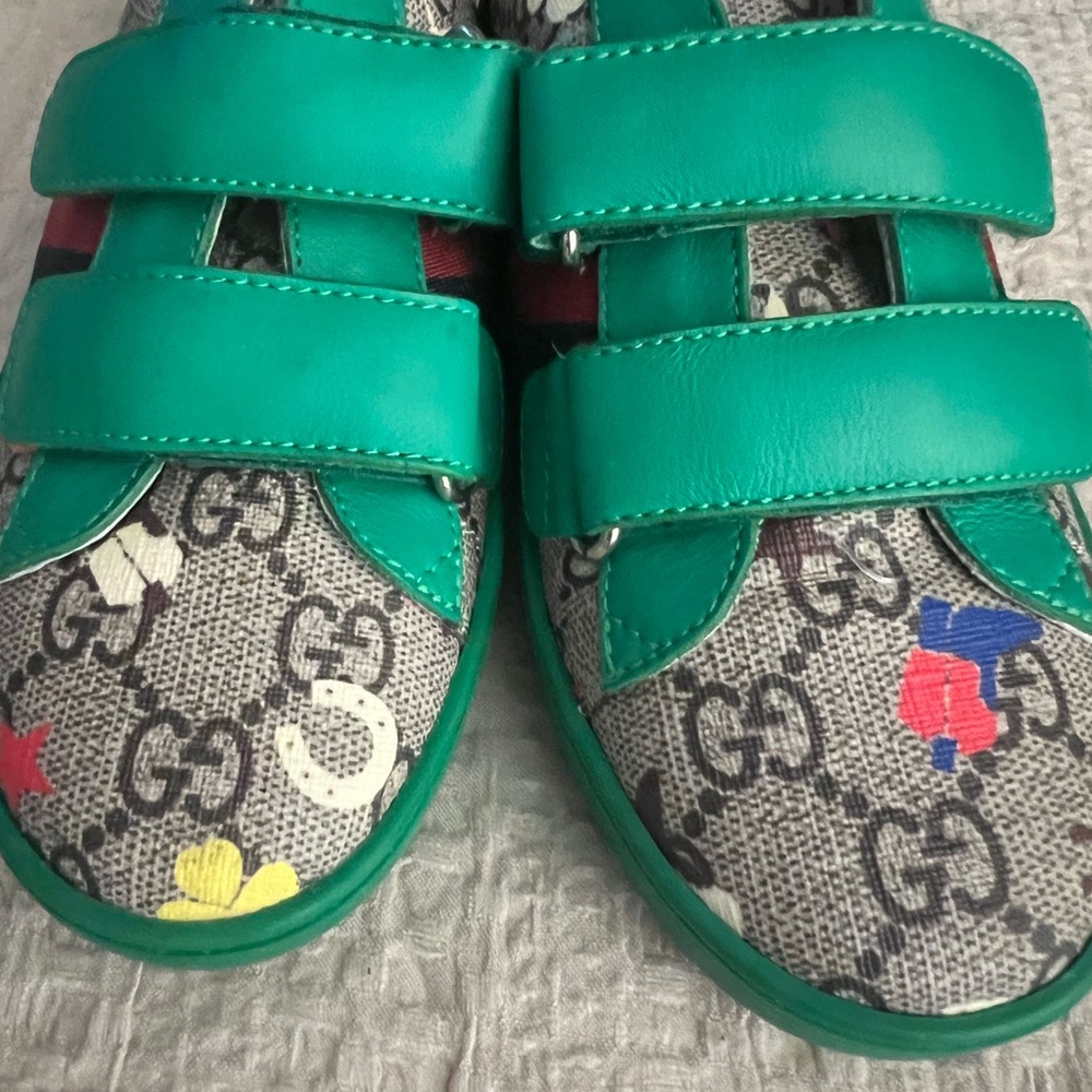 DESIGNER SNEAKERS